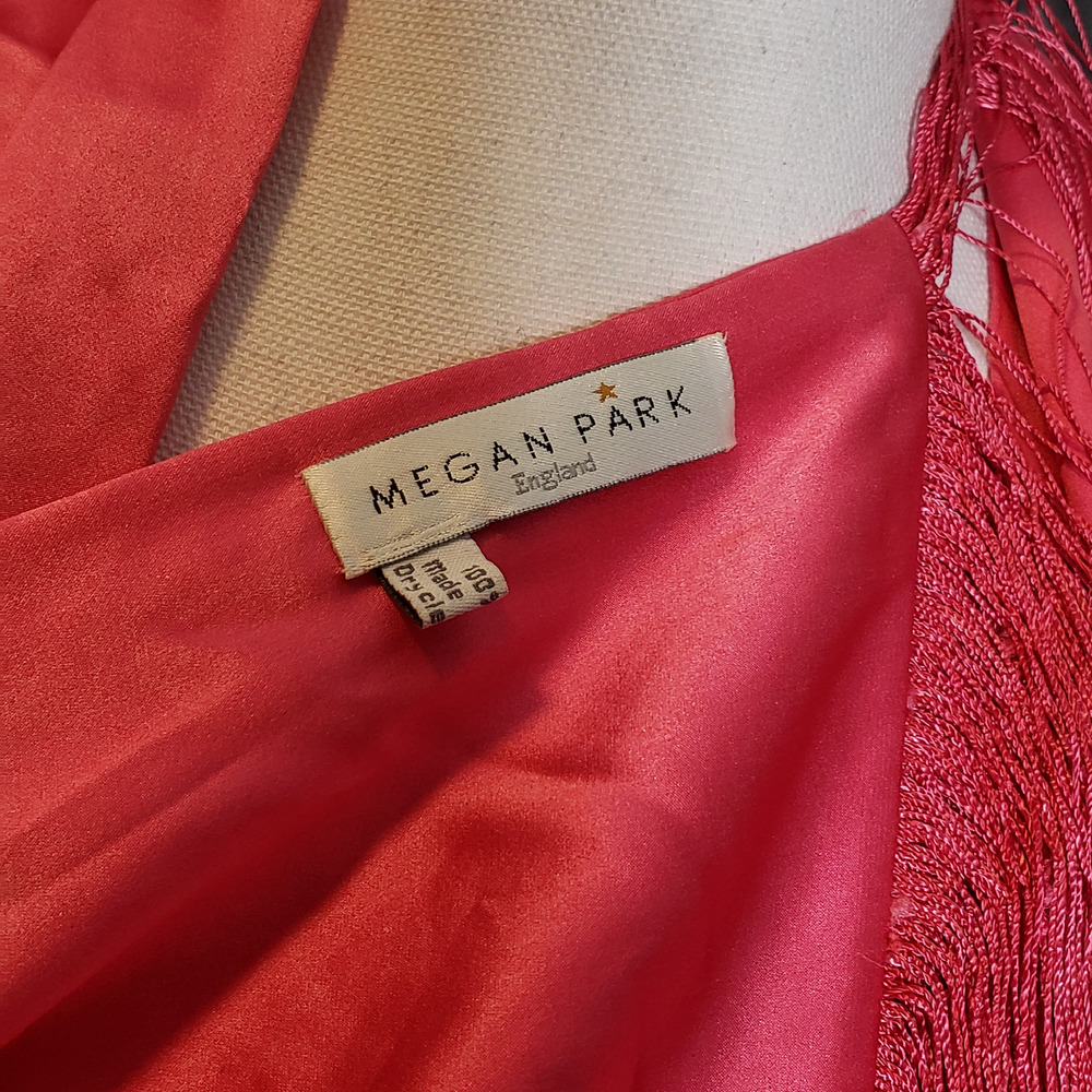 Megan Park England Fuchsia Silk Shawl - Gold Elegance and Fringe Flourish - Picture 5 of 5